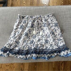 BeachLunchLounge Floral Boho Skirt.‎ 18 inch length. Stretch waistband
